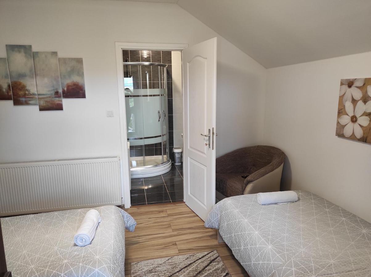 Apartman Majetic Оточац Экстерьер фото